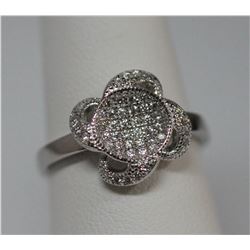 BEAUTIFUL .925 STERLING SILVER FLOWER RING W/ CZ EMBEDD