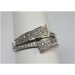 BEAUTIFUL .925 STERLING SILVER TWIST BAND RING W/ CZ EM