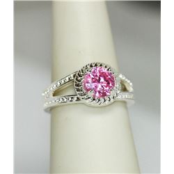 .925 STERLING SILVER MODERN RINNG W/PINK CENTER PIECE