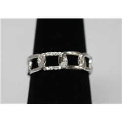 BEAUTIFUL .925 STERLING SILVER BAND RING W/ CZ EMBEDDED