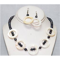 225 CTW BLACK PEARL W/POCA SHELLS EARRINGS/NECKLACE SET