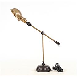 LAMP W/BRASS FINISH