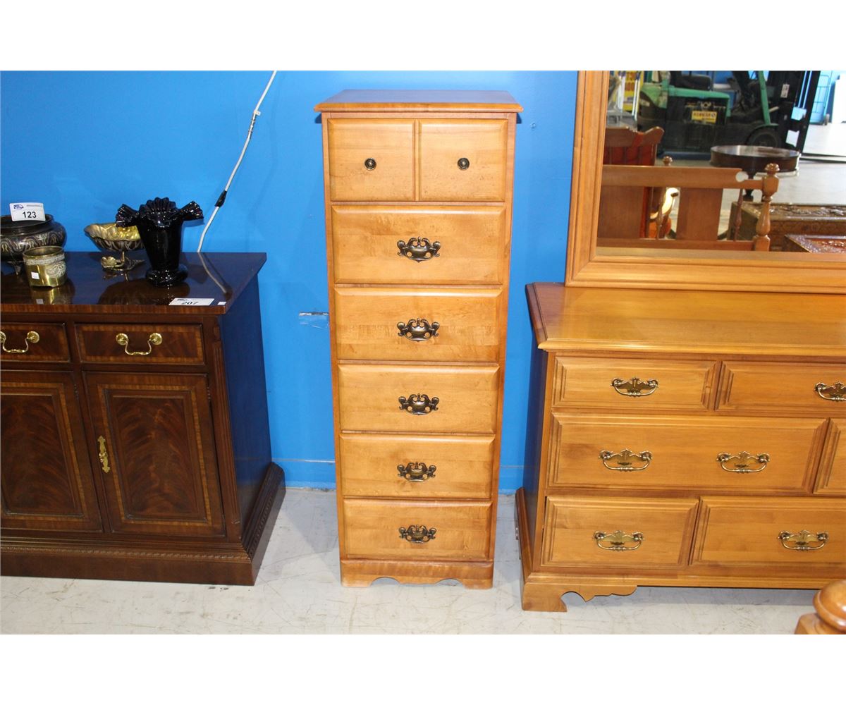 Roxton Made In Canada Solid Maple 5pc Bedroom Suite 8 Drawer