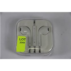 PAIR OF NEW HEADPHONES FOR iPOD/iPHONE