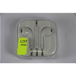 PAIR OF NEW HEADPHONES FOR iPOD/iPHONE