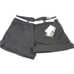 SWEET JEANDS, DESIGNER SHORTS W/ BELT SIZE 10