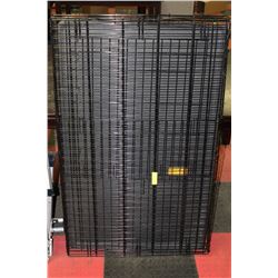 LARGE BLACK METAL DOG KENNEL