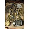 Image 1 : BOX OF BRASS COLLECTABLES