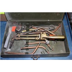 CUTTING TORCH KIT IN GREEN METAL BOX