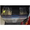 Image 1 : 106 L. RUBBERMAID ROUGH TOTES WITH
