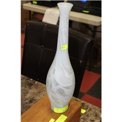 ESTATE WHITE GLASS VASE