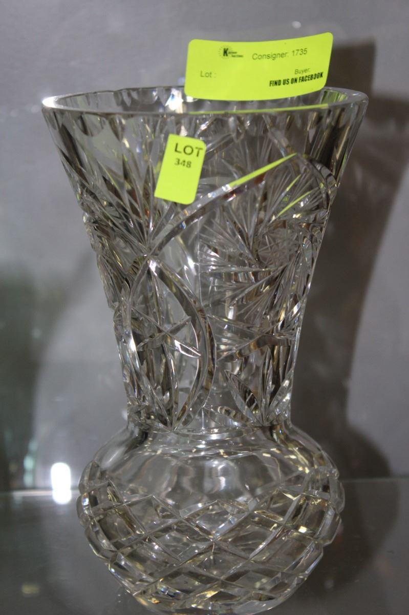 ESTATE PINWHEEL CRYSTAL VASE