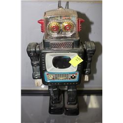 VINTAGE 1960'S ROBOT