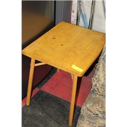 ESTATE WOOD END TABLE ***
