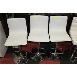 SET OF 3 WHITE & CHROME HYDRAULIC LIFT BAR STOOLS