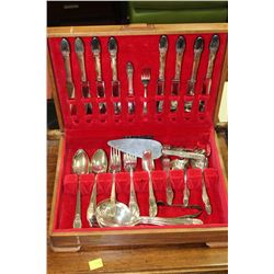 ESTATE ROGERS BROTHERS SILVERWARE SET