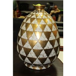 GOLD LEAF EGG SHAPED VASE