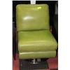 Image 1 : SHOWHOME GREEN LEATHER SWIVEL CHAIR