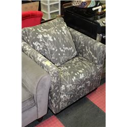 SHOWHOME AUTUMN THEME FABRIC SOFA CHAIR