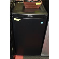 DANBY APARTMENT SIZE FRIDGE