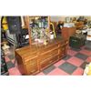 Image 1 : ESTATE WOOD DRESSER WITH MIRROR