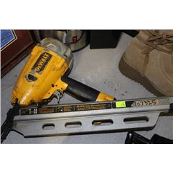 DEWALT CLIPPED HEAD FRAMING NAILER