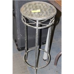 METAL PLANT STAND