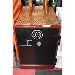 VINTAGE KEYED SAFE LINED WITH 2332 PENNIES
