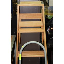 5' WOODEN "A" LADDER