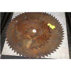2 SAW BLADES