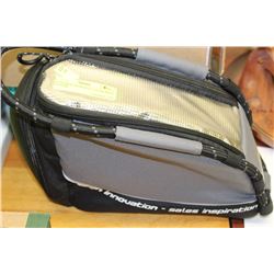 LUNCHBAG WITH BUILT IN SPEAKER SYSTEM
