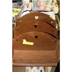 METAL LETTER HOLDERS X3