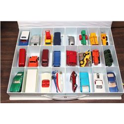 ESTATE VINTAGE HOT WHEELS CASE WITH CARS