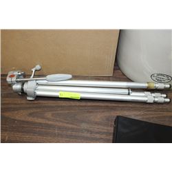 VOYAGER CAMERA TRIPOD