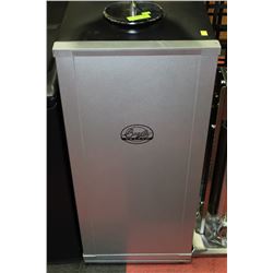 6 RACK DIGITAL BRADLEY SMOKER