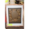 Image 1 : FRAMED FAUX BEAR CLAW NECKLACE