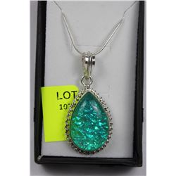 AUSTRALIAN TRIPLET OPAL PENDANT ON A 22" SNAKE CH