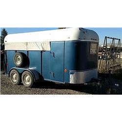 Two horse tandem axle trailer
