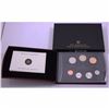 Image 1 : 2005 Canada Specimen Set with Puffin Dollar (inner plastic casing is tattered). Sold as is, no retur