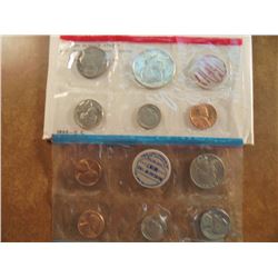 1968 US MINT SET (UNC) P/D/S (WITH ENVELOPE) 40% SILVER JOHN F. KENNEDY HALF DOLLAR, THIS IS AN OFFI