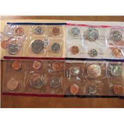 1989 & 1990 US MINT SETS P/D (WITH ENVELOPES)