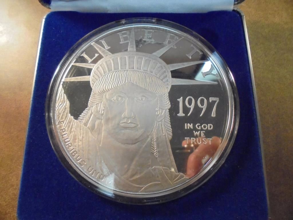 1997 1/4 POUND (4 OZ.) .999 FINE SILVER PLATINUM LAYERED ROUND. IN CASE