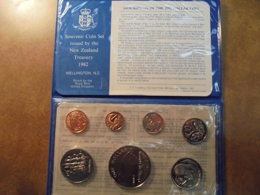 1982 NEW ZEALAND SOUVENIR COIN SET 7 COINS INCLUDING THE DOLLAR