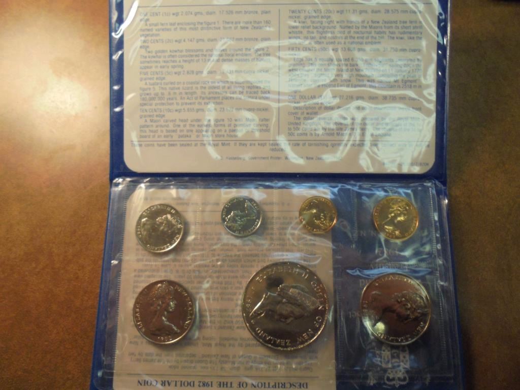 1982 NEW ZEALAND SOUVENIR COIN SET 7 COINS INCLUDING THE DOLLAR