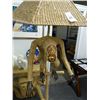 Image 2 : Wicker Monkey Floor Lamp