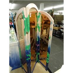 Parrot Motif 3-Panel Privacy Mirror