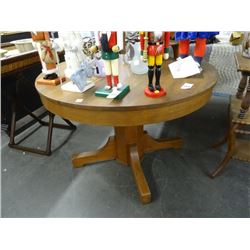 Oak Round Pedestal Dining Table