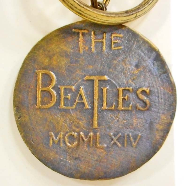 THE BEATLES RECORD KEY CHAIN