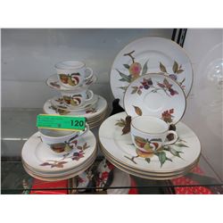 Royal Worcester "Evesham" porcelain dinnerware
