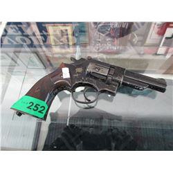 Vintage Crossman metal revolver air gun